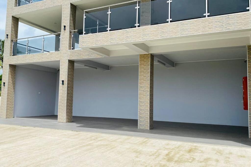 Lovely 4-Bedroom Holiday Home With Free Parking. เลาโตกา ภายนอก รูปภาพ